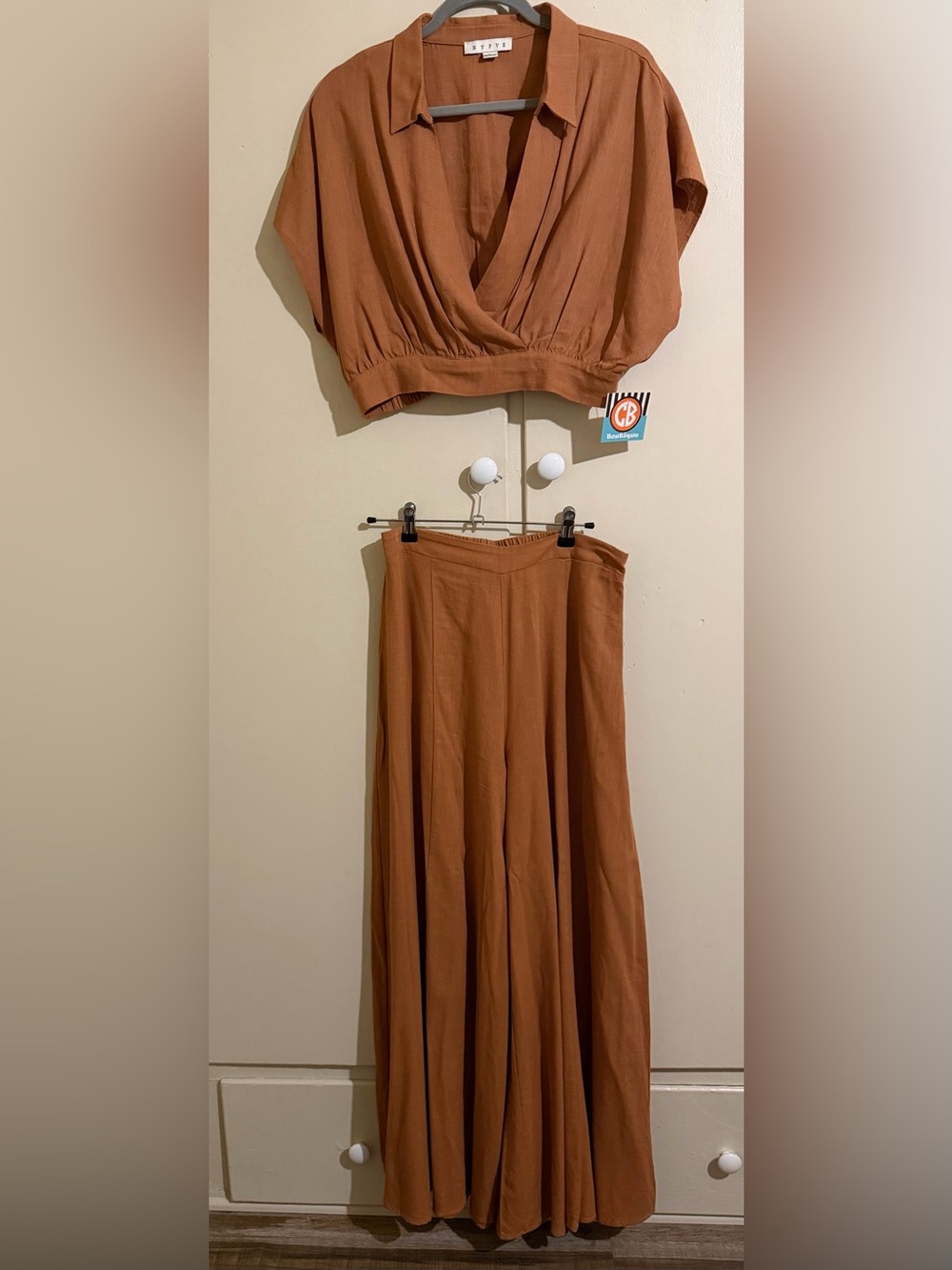 New HYFVE size Large CC Boutique Two-Piece crop top wide leg Set in Rust Brown